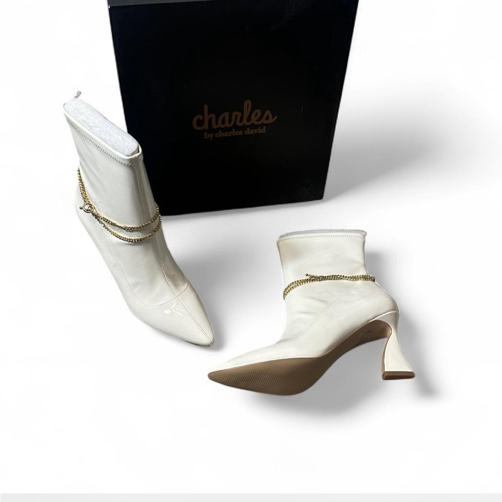 Chain  Pointed Toe Bootie‎ - Picture 5 of 16